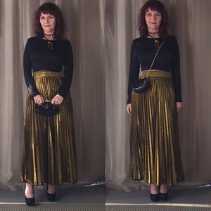 NWT GOLD/BLACK METALLIC PLEATED MAXI SKIRT